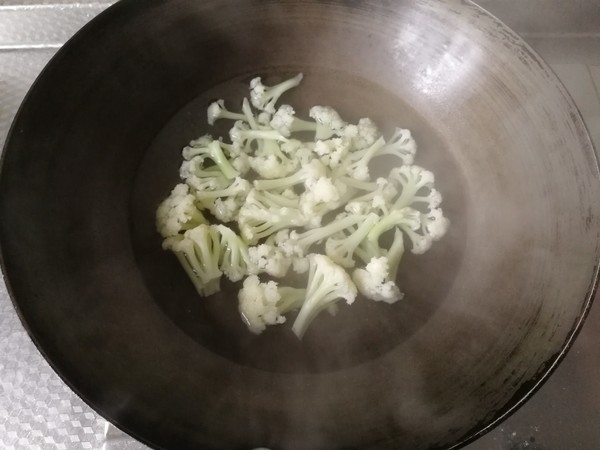 Stir-fried Pork with Organic Cauliflower recipe