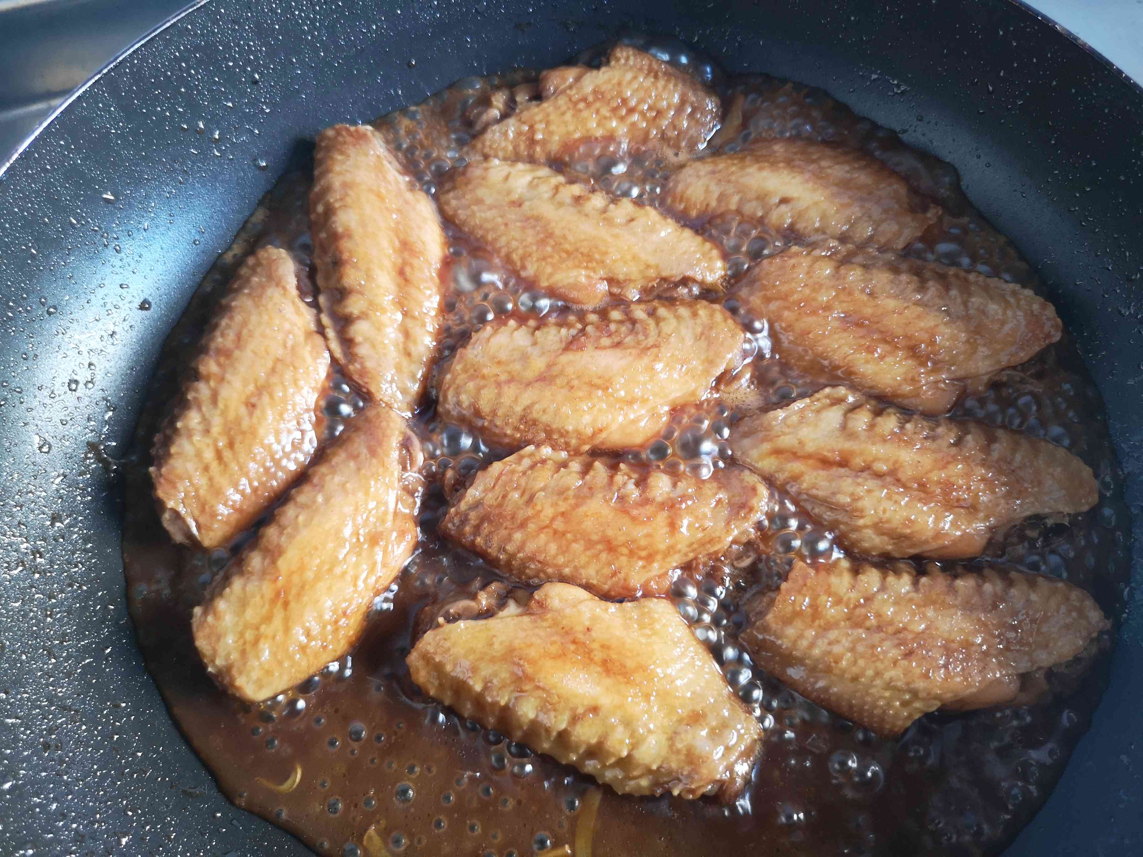 Baby's Face-saving Cola Chicken Wings recipe