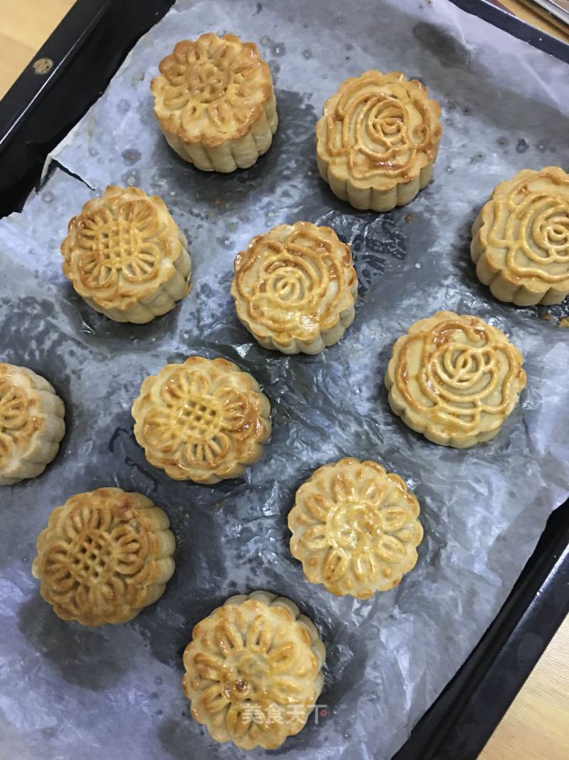 Lotus Paste Moon Cake recipe