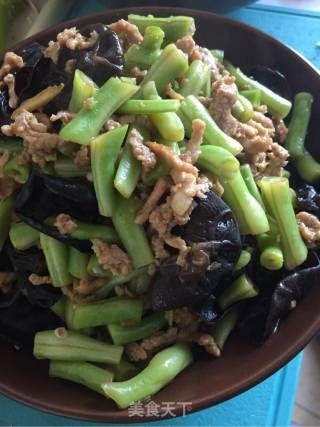 Stir-fried Pork with String Beans recipe