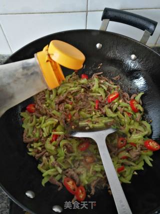 Beef Shredded with Sticky Vegetables recipe