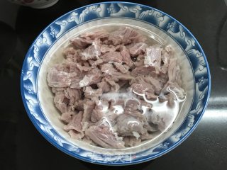 Beef with Tomato and Enoki Mushroom recipe