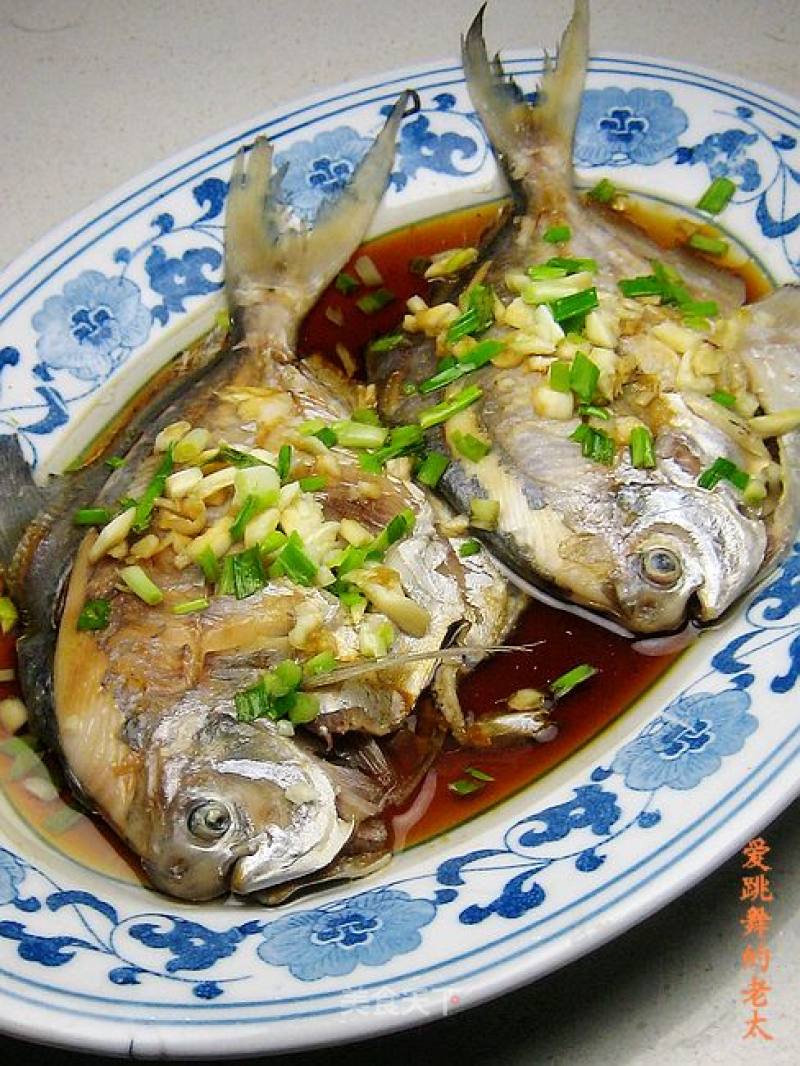 Garlic Boiled Pomfret recipe