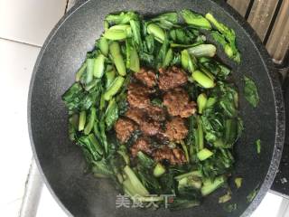 Meatballs with Vermicelli and Cabbage recipe