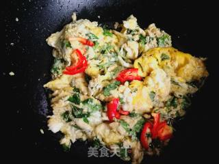 Scrambled Eggs with Nepeta recipe