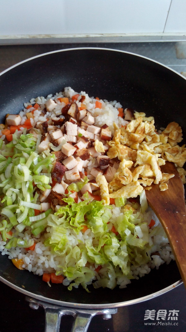 Assorted Fried Rice with Tomatoes recipe