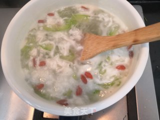 Protein Loofah and Wolfberry Soup recipe