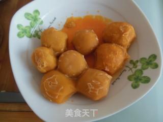 Snowy Mooncake with Lotus Seed Paste and Egg Yolk recipe