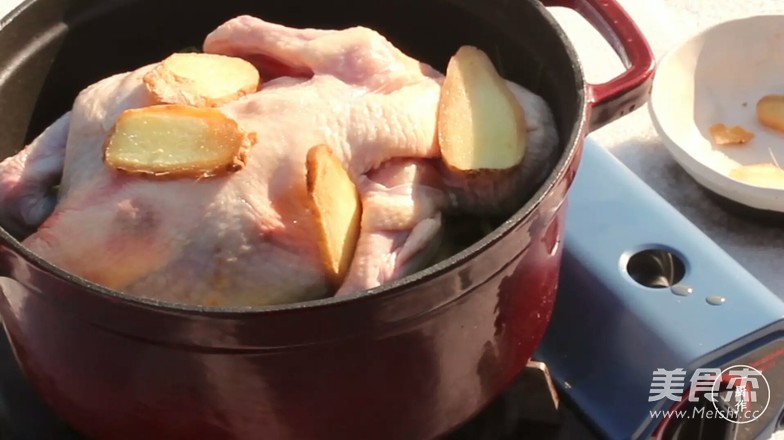 Anhydrous White Sliced Chicken in A Cast Iron Pan recipe