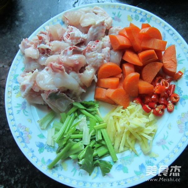 Stir Fried Chicken with Carrot recipe