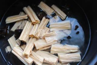 Stir-fried Yuba with Mixed Vegetables recipe