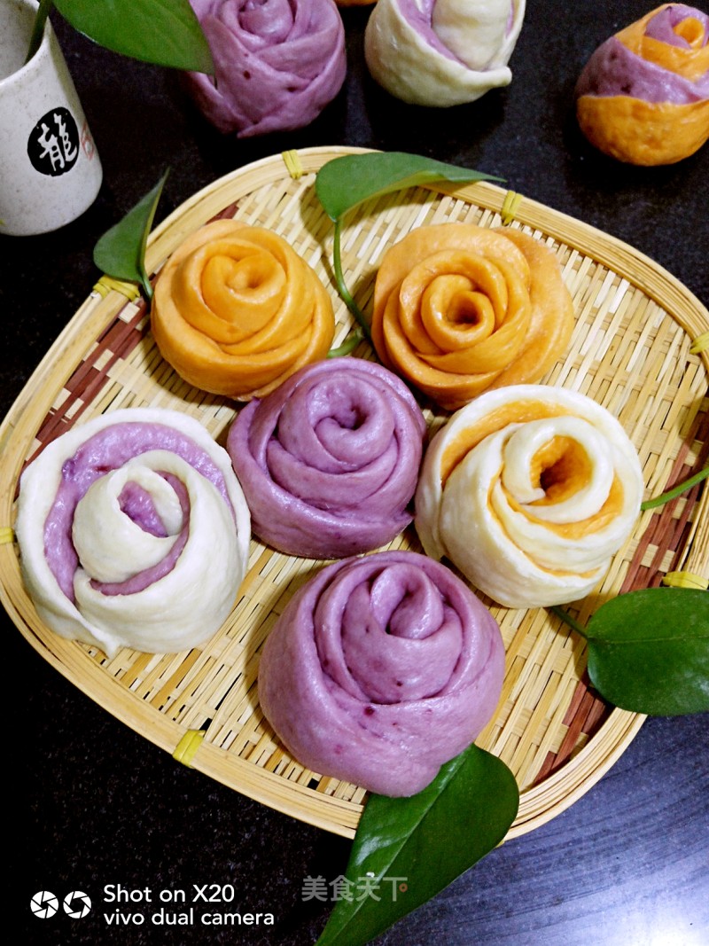 Twenty-eight Noodles ~ Rose Flower Buns