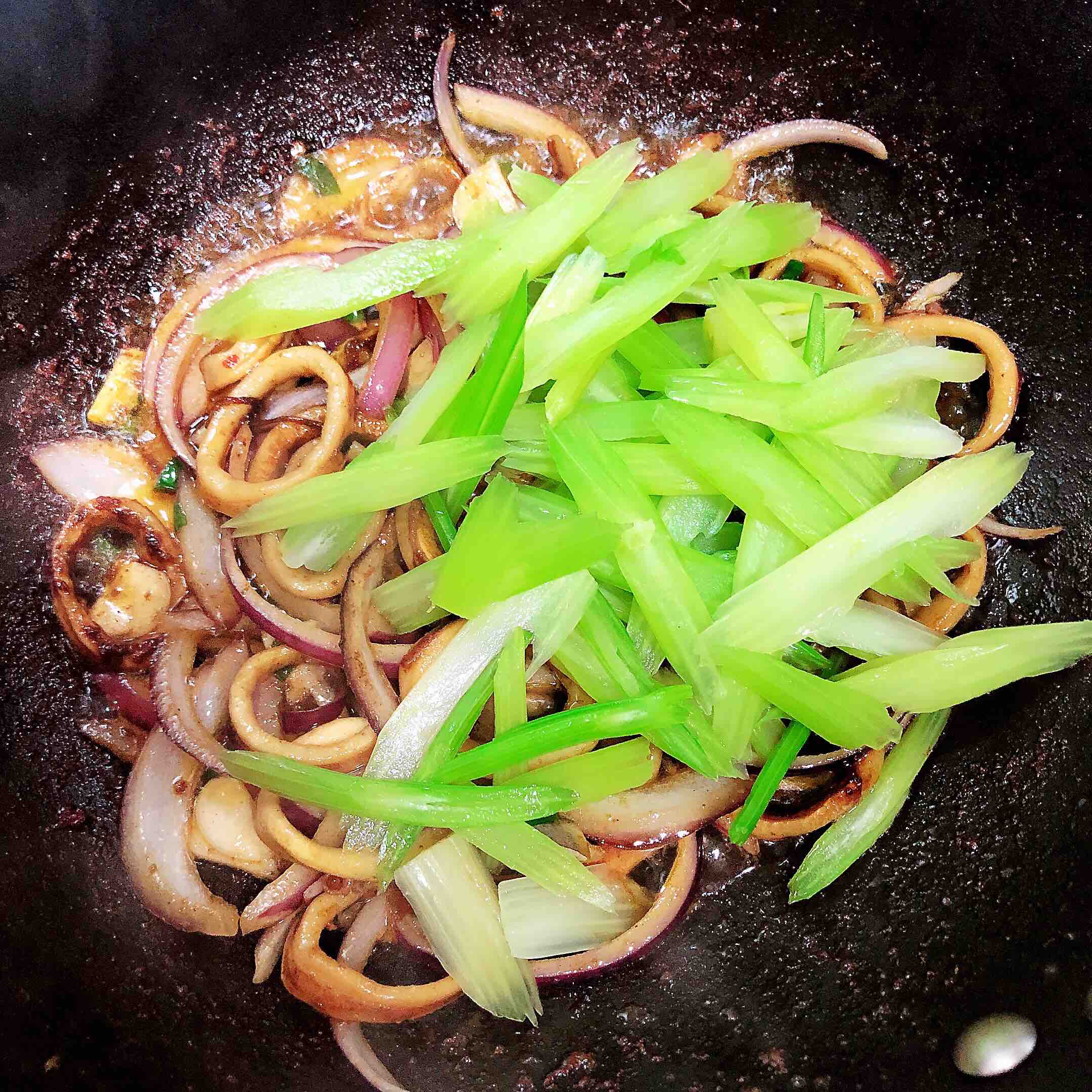 Spicy Celery Squid Rings recipe