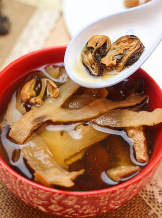 Guangdong Old Fire Soup-sea Coconut Bawang Flower Soup recipe