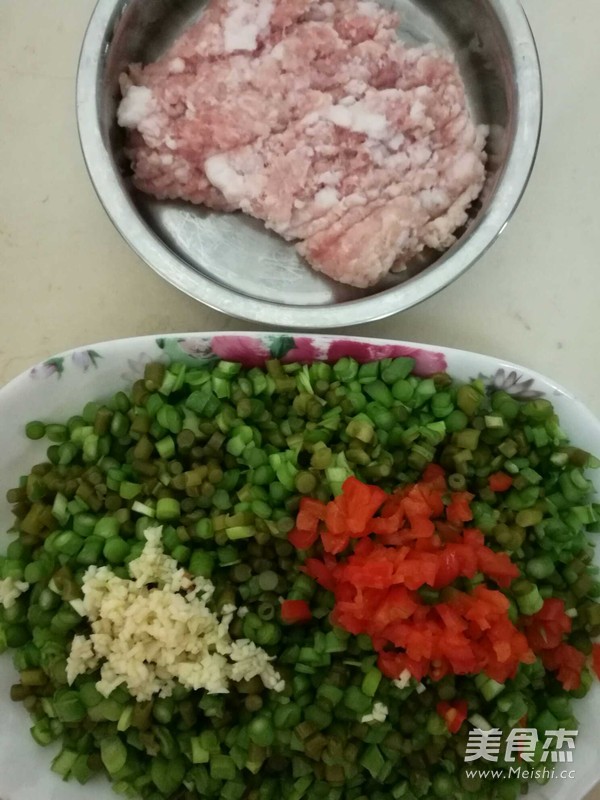 Stir-fried Minced Pork with Sour Garlic Moss recipe