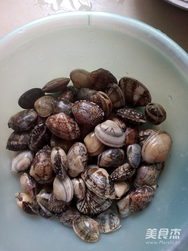 Steamed Clams in Raw Sauce recipe