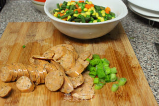 [daily New Product] Fried Noodles with Sausage and Mixed Vegetables recipe