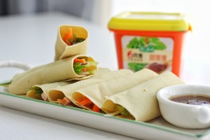 Vegetable Rolls with Bean Curd Dipping Sauce [onion Companion Only Sauce Version] recipe