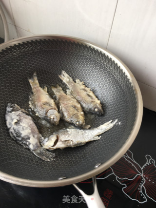"carrot" Carp Soup with Radish recipe