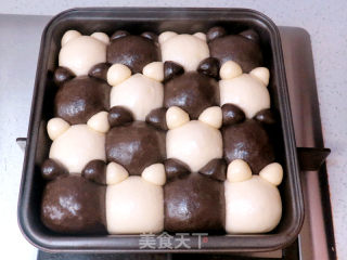 It Has A Simple and Fashionable Atmosphere [black and White Piglet Squeezes Steamed Buns] recipe