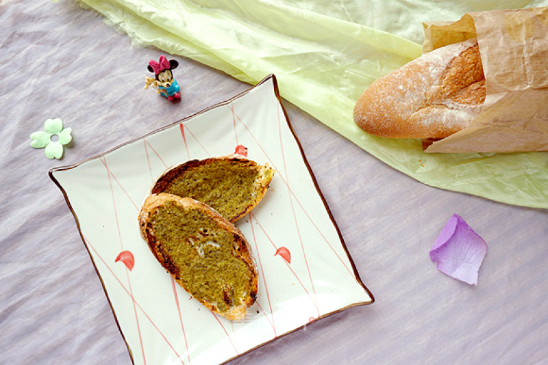 Baked French Loaf with Green Sauce