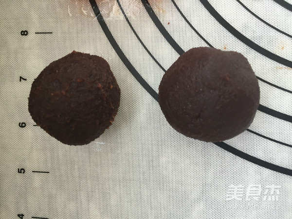 Cantonese Bean Paste Egg Yolk Mooncake recipe