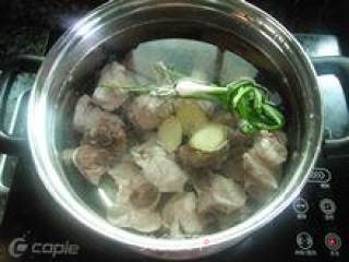 [seaweed Pork Rib Soup] --- A Delicious Soup Once Every Three Days recipe