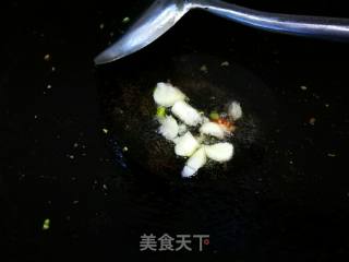 Carob Minced Pork Dried Noodles recipe