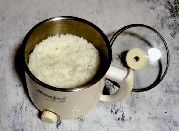 Three Fresh Rice Crackers recipe