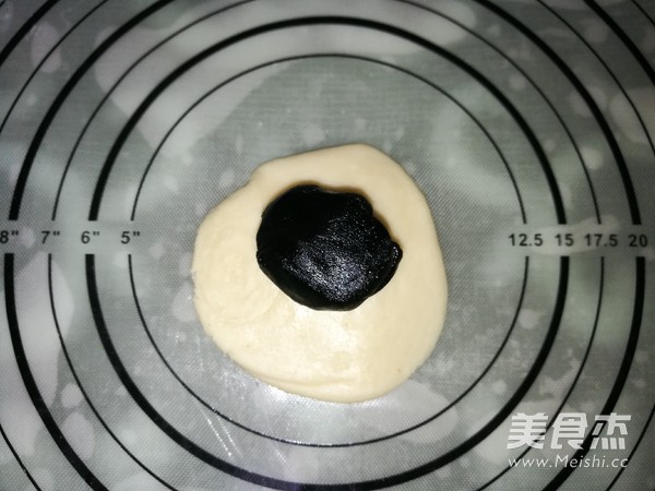 Black Sesame Stuffed Soviet-style Mooncakes recipe