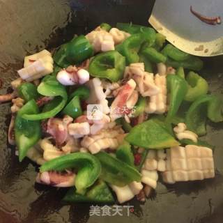 Fried Squid with Bell Pepper recipe