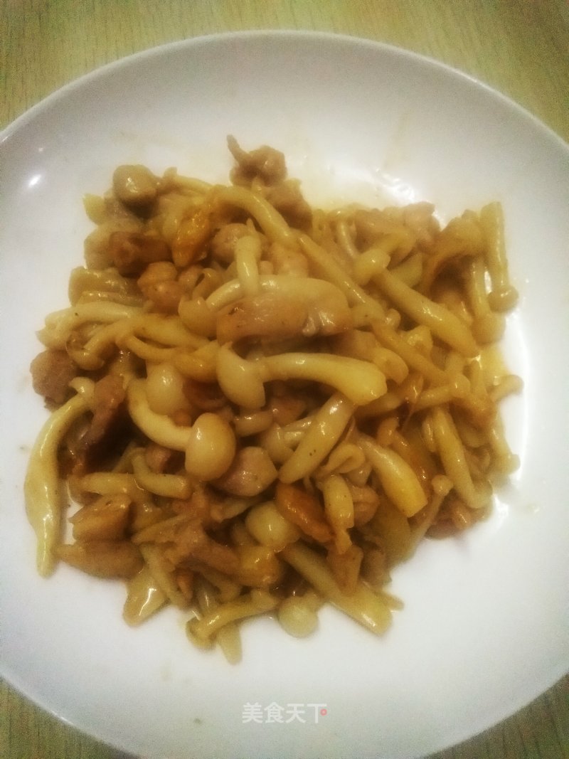 Stir-fried Chicken with White Jade Mushroom recipe