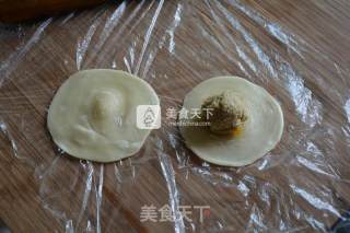 Lotus Paste and Egg Yolk Crisp recipe