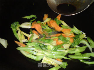 Intestine Cleansing Vegetables After Holidays-stir-fried Black Fungus with Celery recipe