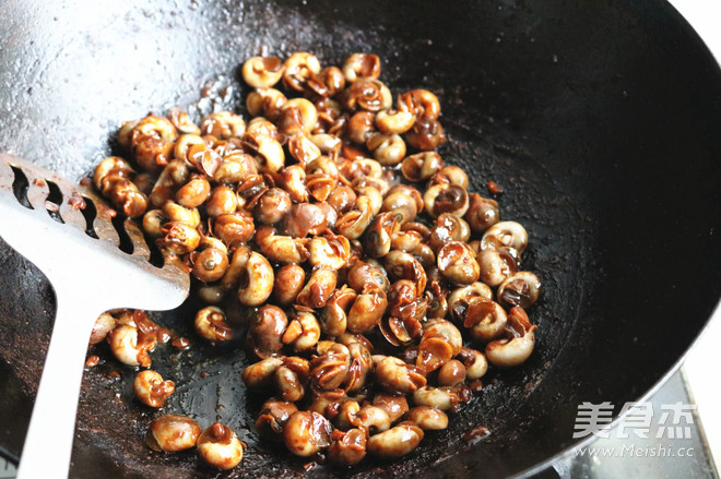 Sauce Stir-fried Water Chestnuts recipe