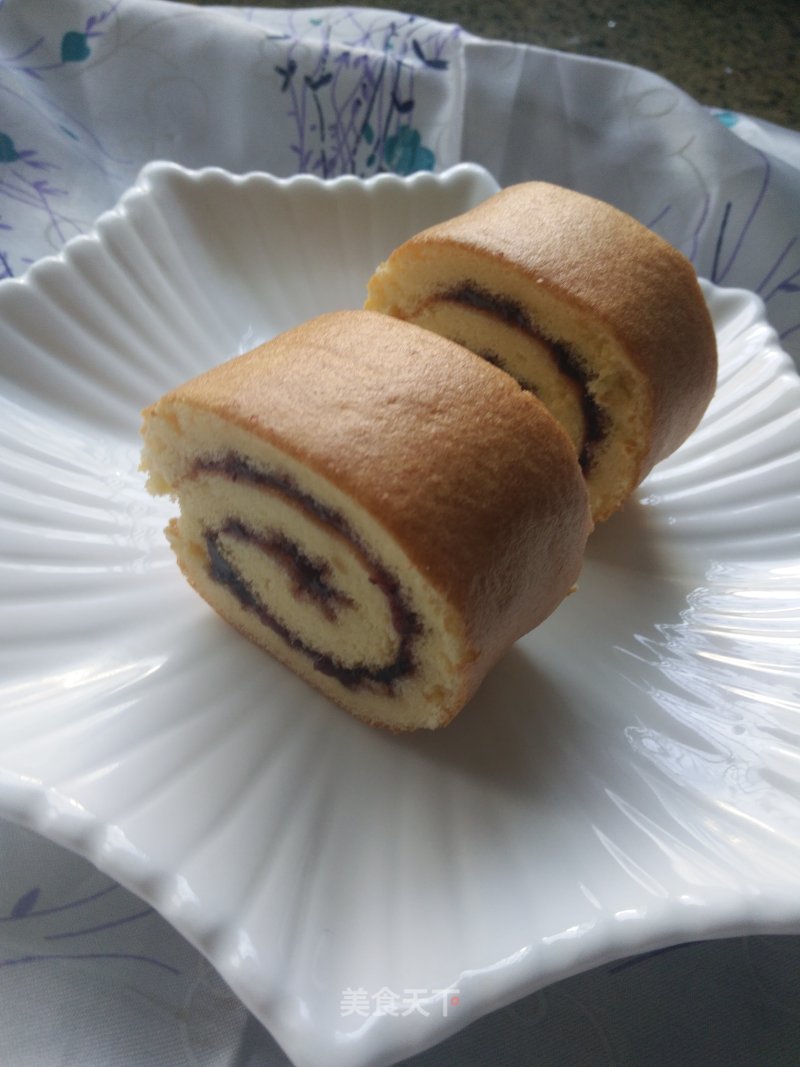Blueberry Sauce Cake Roll recipe