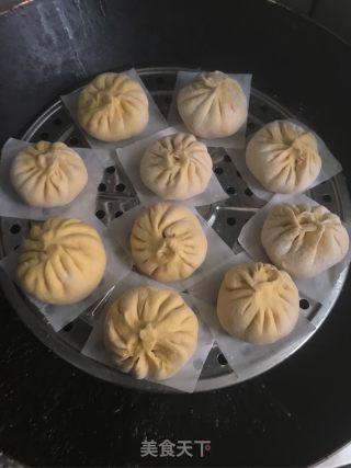 Steamed Buns with Dried Plums and Vegetables (improved Version) recipe