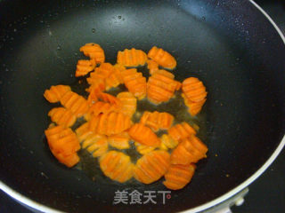 Family Refreshing Stir-fried "lotus Root Honey Beans" recipe