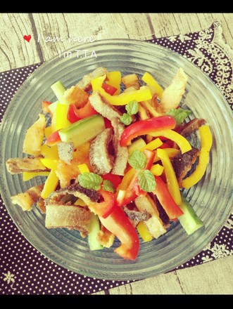 Salmon Skin Salad with Colored Peppers