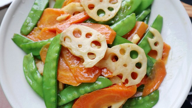 Three-color Small Vegetable Stir-fry (refreshing in Summer) recipe
