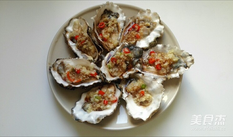 Steamed Oysters with Garlic recipe