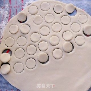 Little Yellow Man Bean Paste Bun recipe