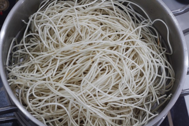 Refreshing Hot Dry Noodles recipe