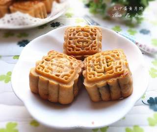 Bean Paste and Egg Yolk Mooncakes recipe