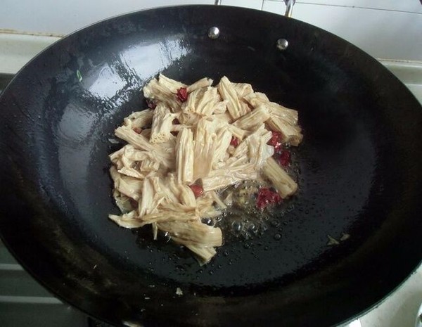 Stir-fried Yuba with Leeks recipe