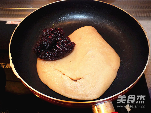 Cantonese Cranberry Mooncake recipe