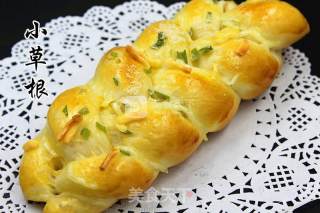 #aca烤明星大赛# Scallion Cheese Braided Bread recipe