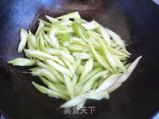 Fried Celery with Squid recipe