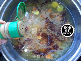 Seaweed and Scallop Pork Soup recipe