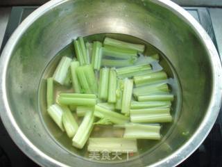 Soup with Fragrant Dried Celery recipe